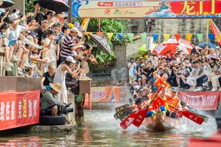 此前连续缺战4场！队记：基根-穆雷今天全程参与了球队训练